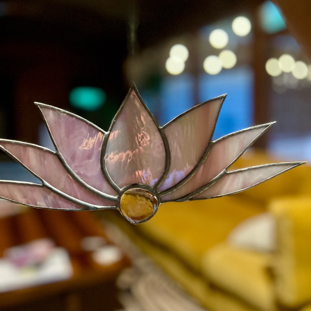 Pink Stained Glass Lotus Art 🪷